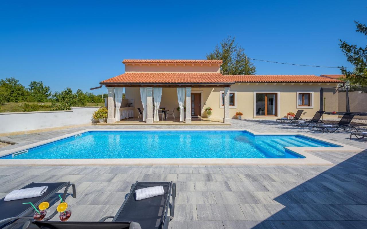 Villa Desapemani Žminj Exterior foto